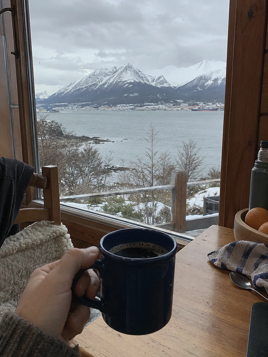 Inverno · uma xícara quente